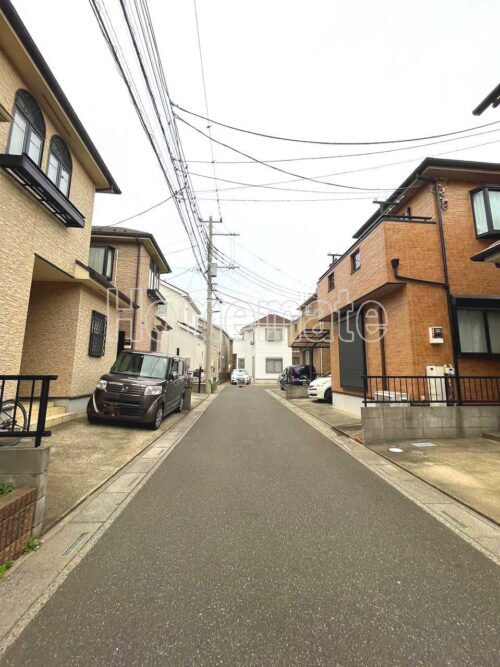 北側前面道路です♪(内装)